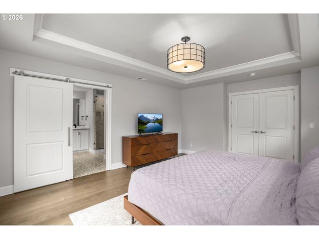 1202 SPRUCE St, Lake Oswego, OR 97034