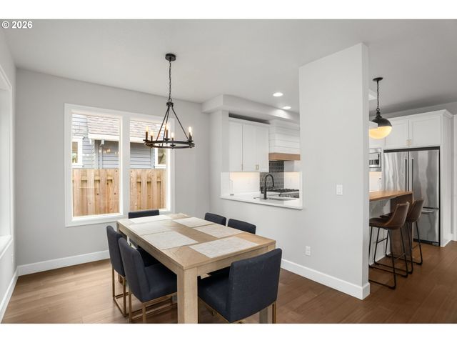 1202 SPRUCE St, Lake Oswego, OR 97034