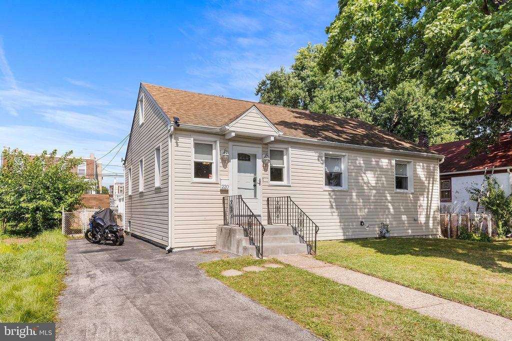 220 NORWOOD AVE, Holmes, PA 19043