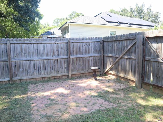 110 Roaring Forks Drive, Bonaire, GA 31005
