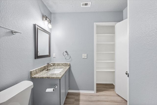 1506 Waters Edge Drive, Glenn Heights, TX 75154