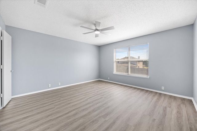 1506 Waters Edge Drive, Glenn Heights, TX 75154