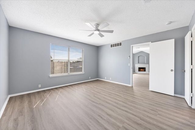 1506 Waters Edge Drive, Glenn Heights, TX 75154
