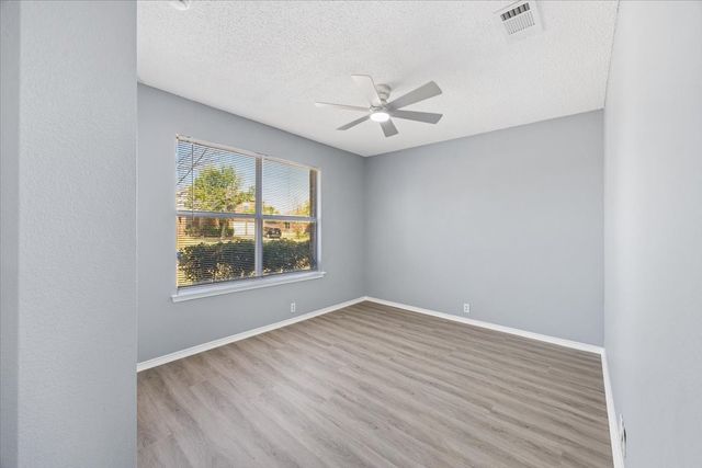 1506 Waters Edge Drive, Glenn Heights, TX 75154