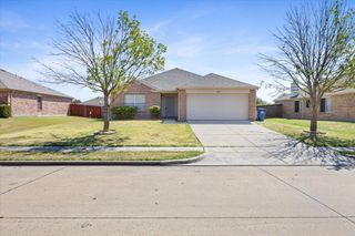 1506 Waters Edge Drive, Glenn Heights, TX 75154