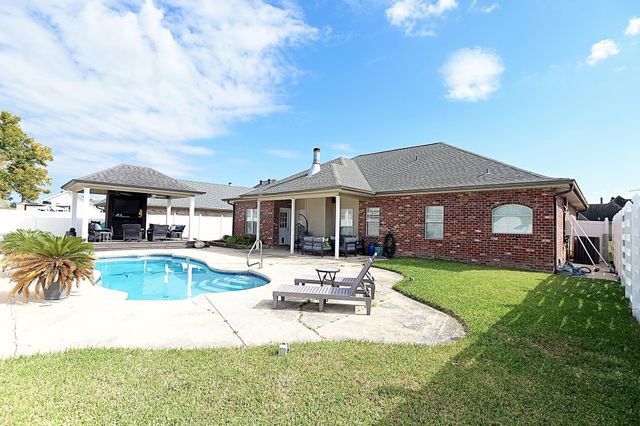 144 Sugarwood Boulevard, Houma, LA 70360