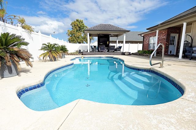 144 Sugarwood Boulevard, Houma, LA 70360