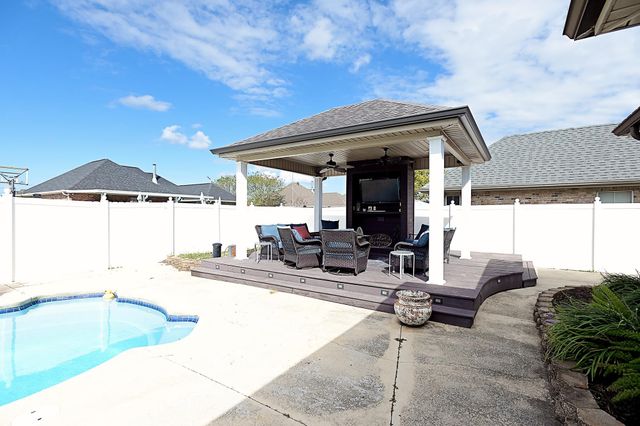 144 Sugarwood Boulevard, Houma, LA 70360