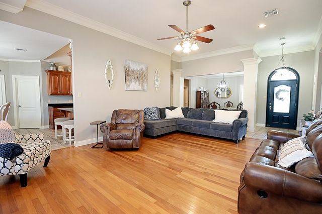 144 Sugarwood Boulevard, Houma, LA 70360