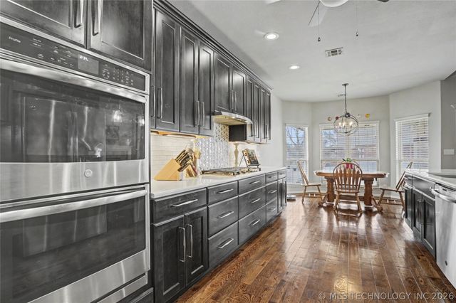 7529 E Galveston Street, Broken Arrow, OK 74014