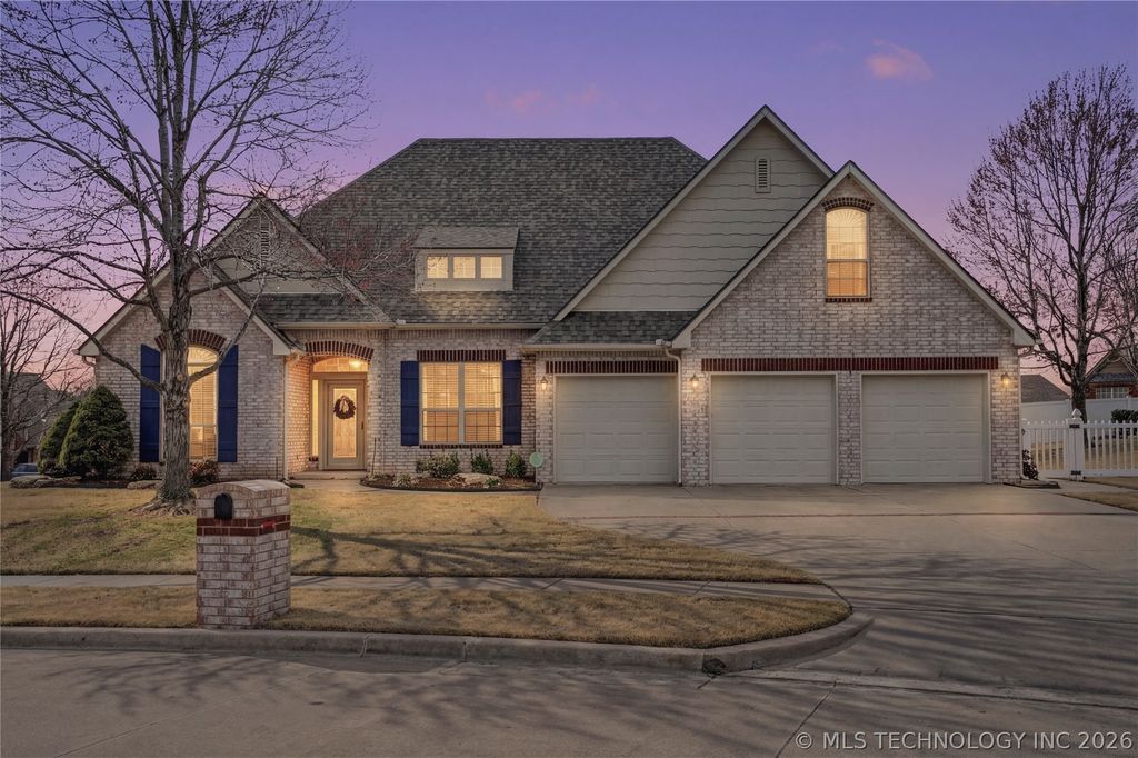 7529 E Galveston Street, Broken Arrow, OK 74014