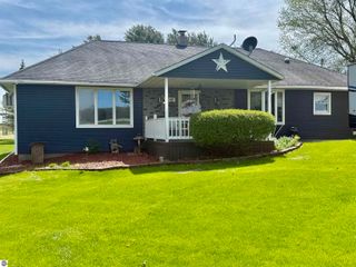 742 E Van Buren Road, Alma, MI 48801