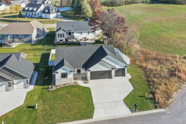 1104 BAY MIST DRIVE, Green Bay, WI 54311