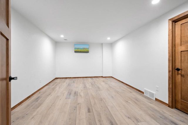 1104 BAY MIST DRIVE, Green Bay, WI 54311