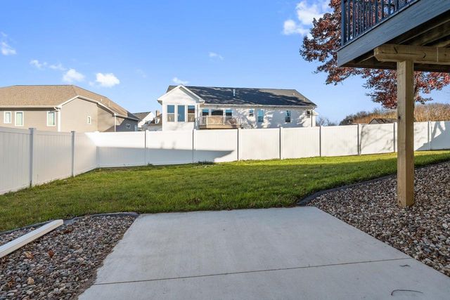 1104 BAY MIST DRIVE, Green Bay, WI 54311