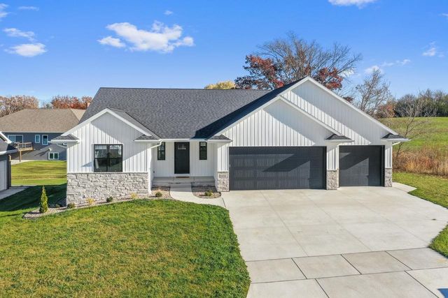 1104 BAY MIST DRIVE, Green Bay, WI 54311