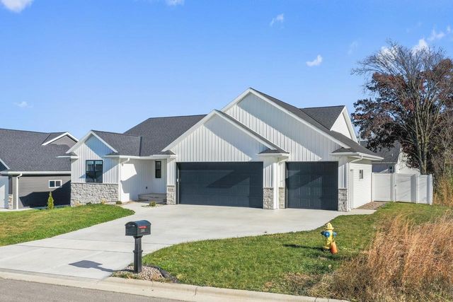 1104 BAY MIST DRIVE, Green Bay, WI 54311