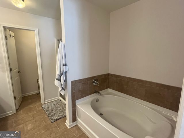 5545 Bright Cross Way, Suwanee, GA 30024