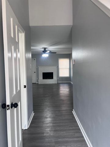 6320 KIRBY DOWNS DR, Memphis, TN 38115