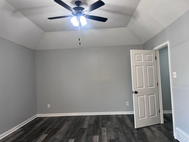 6320 KIRBY DOWNS DR, Memphis, TN 38115