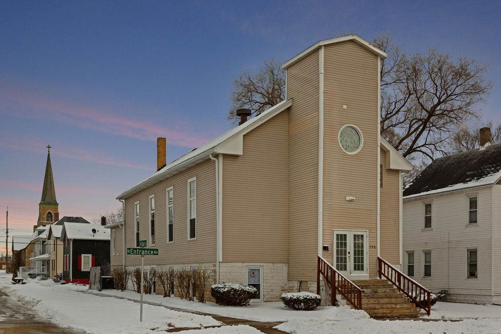 194 N Entrance Avenue, Kankakee, IL 60901