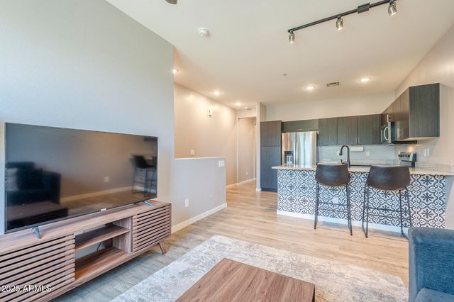 2271 E HIDALGO Avenue, Phoenix, AZ 85040