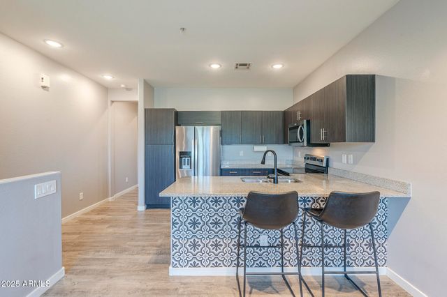 2271 E HIDALGO Avenue, Phoenix, AZ 85040