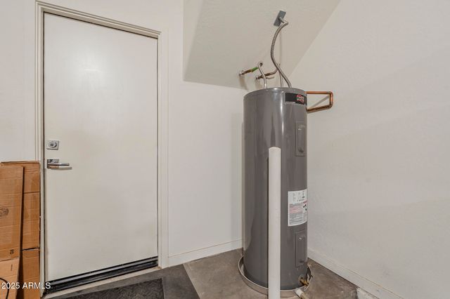 2271 E HIDALGO Avenue, Phoenix, AZ 85040