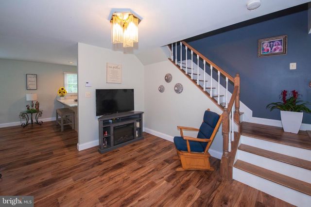 8698 DELCRIS DR, Gaithersburg, MD 20886
