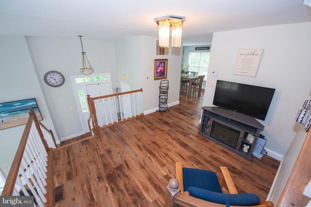 8698 DELCRIS DR, Gaithersburg, MD 20886