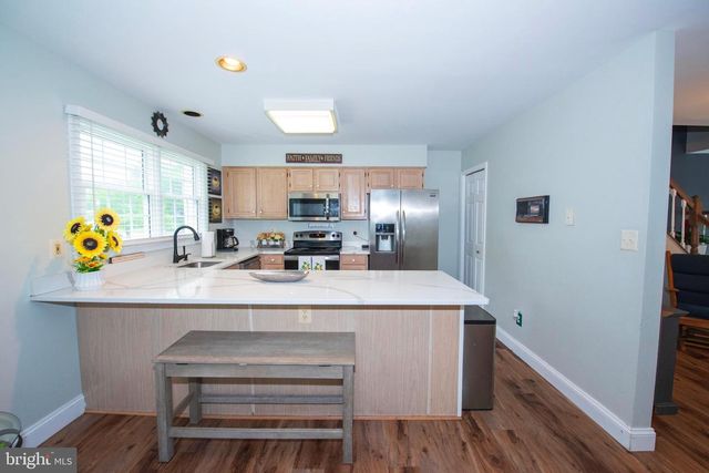 8698 DELCRIS DR, Gaithersburg, MD 20886