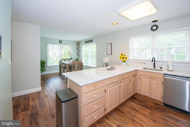 8698 DELCRIS DR, Gaithersburg, MD 20886