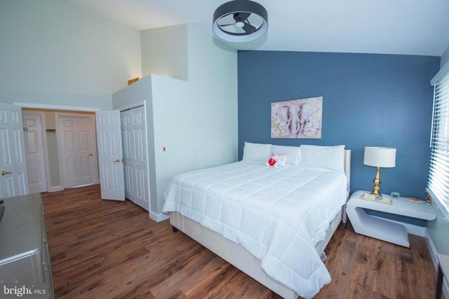 8698 DELCRIS DR, Gaithersburg, MD 20886