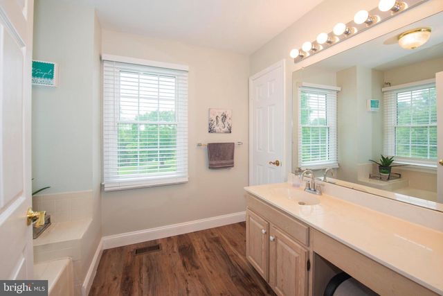 8698 DELCRIS DR, Gaithersburg, MD 20886