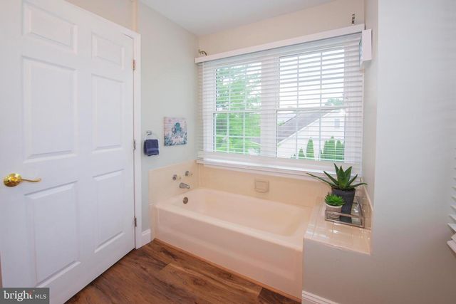8698 DELCRIS DR, Gaithersburg, MD 20886