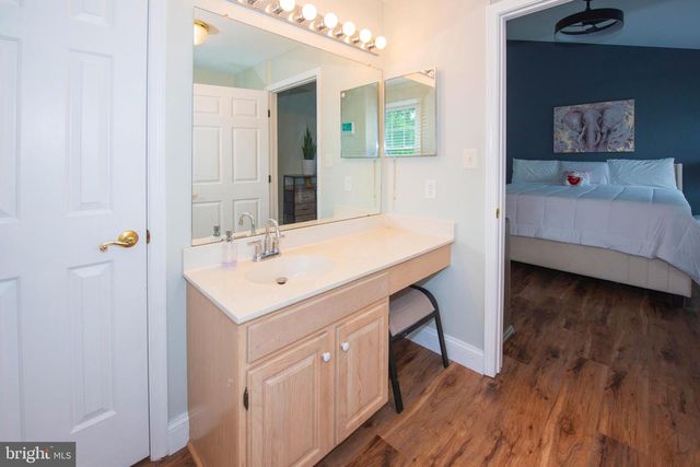 8698 DELCRIS DR, Gaithersburg, MD 20886