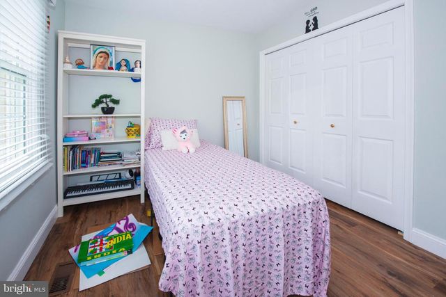 8698 DELCRIS DR, Gaithersburg, MD 20886