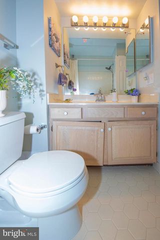 8698 DELCRIS DR, Gaithersburg, MD 20886