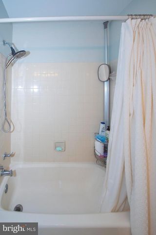 8698 DELCRIS DR, Gaithersburg, MD 20886