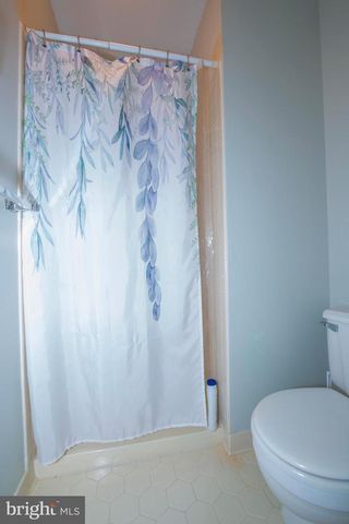 8698 DELCRIS DR, Gaithersburg, MD 20886