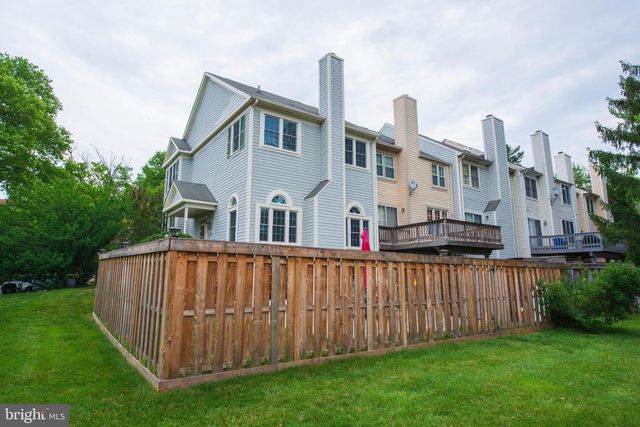 8698 DELCRIS DR, Gaithersburg, MD 20886