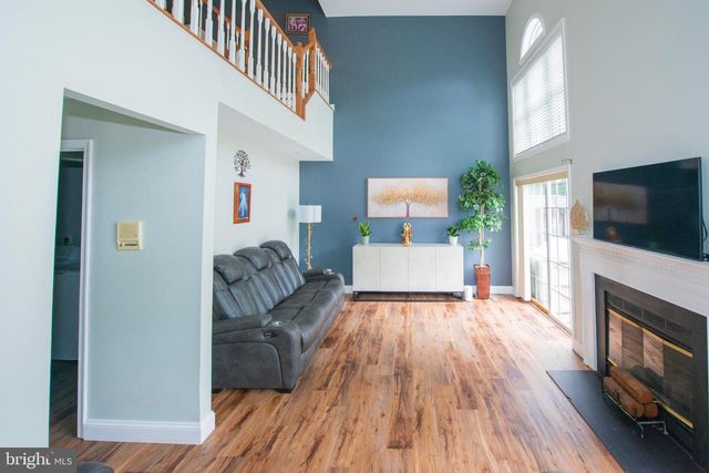8698 DELCRIS DR, Gaithersburg, MD 20886