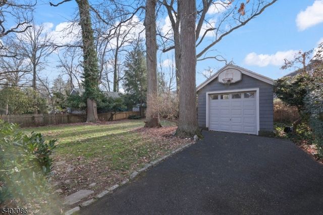 19 Berkeley Pl, Cranford Twp., NJ 07016