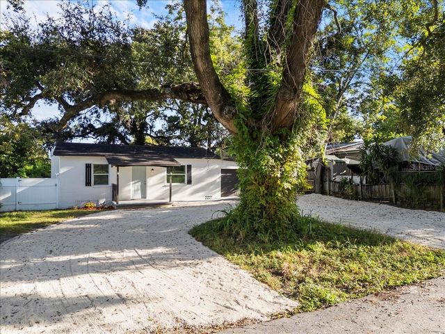 704 E WILMA STREET, Tampa, FL 33612