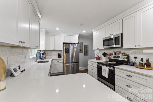 1100 Sunset Road, Cherryville, NC 28021