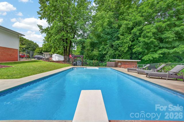 1100 Sunset Road, Cherryville, NC 28021