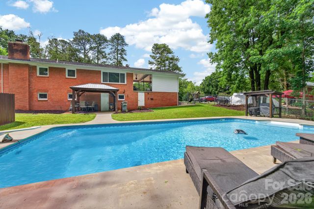 1100 Sunset Road, Cherryville, NC 28021