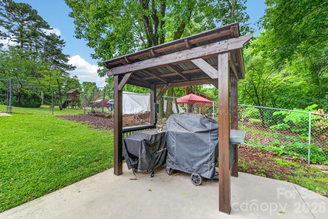 1100 Sunset Road, Cherryville, NC 28021