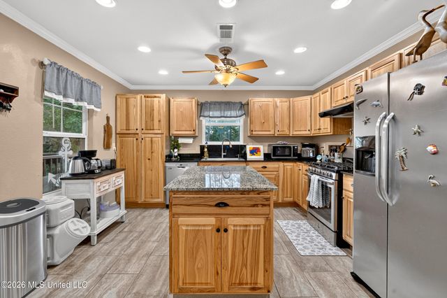 6079 4th Street, Bay Saint Louis, MS 39520
