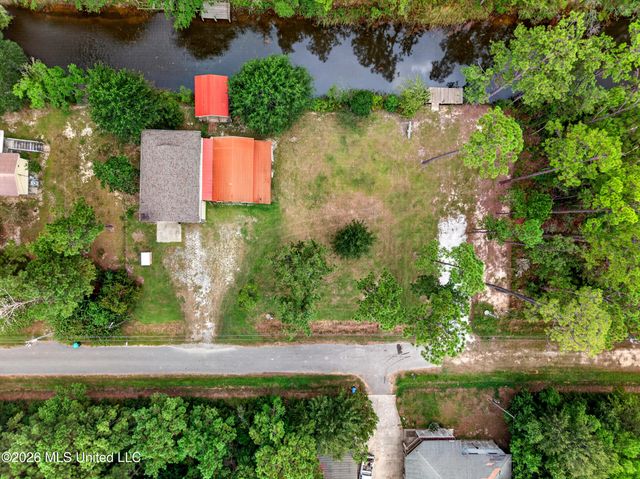 6079 4th Street, Bay Saint Louis, MS 39520